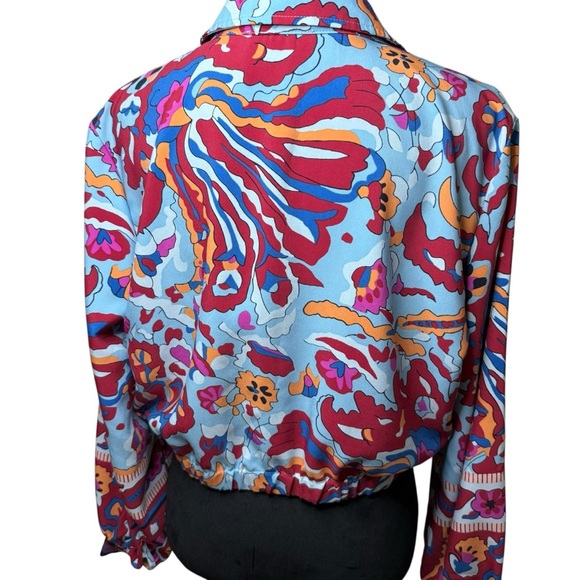 Cupcakes & Cashmere | Multicolor Floral Cropped Shirt with Front Tie | Sz M - Picture 3 of 7